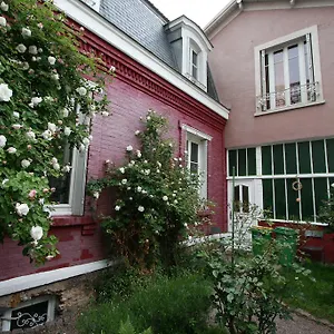  Bed & Breakfast La Maison Rouge